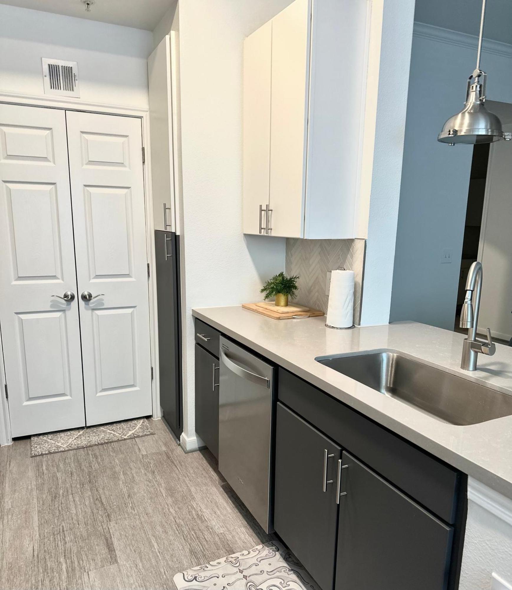 Downtown Dazzle 2 Bedroom هيوستن المظهر الخارجي الصورة